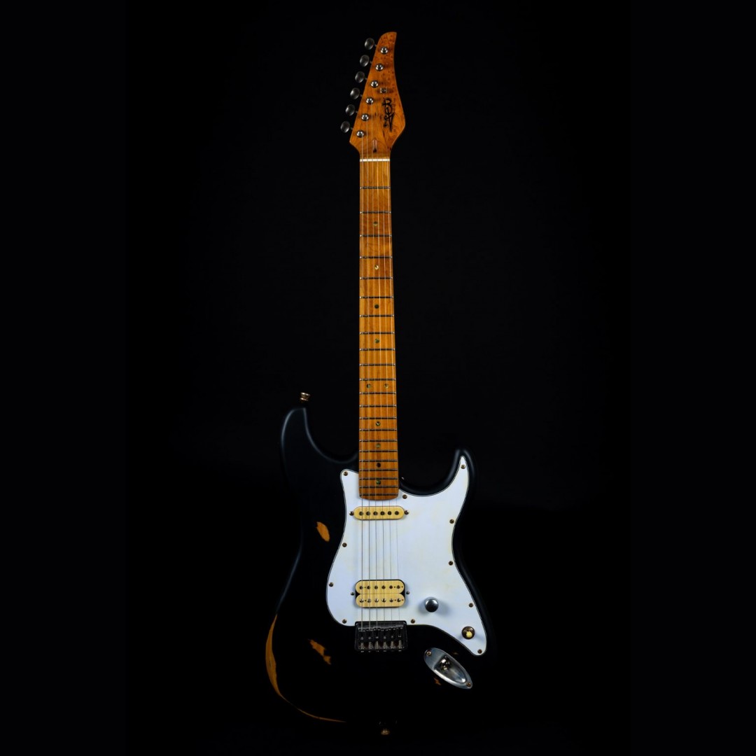 jet-guitars-js800-relic-bk-guitarra-electrica-stratocaster