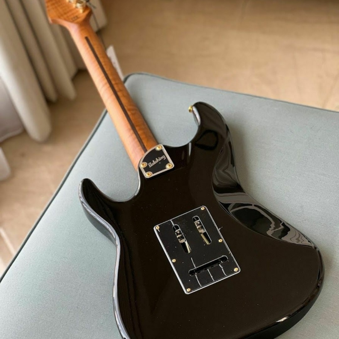 soloking-ms1-classic-hss-black-beauty-guitarra-electrica-stratocaster